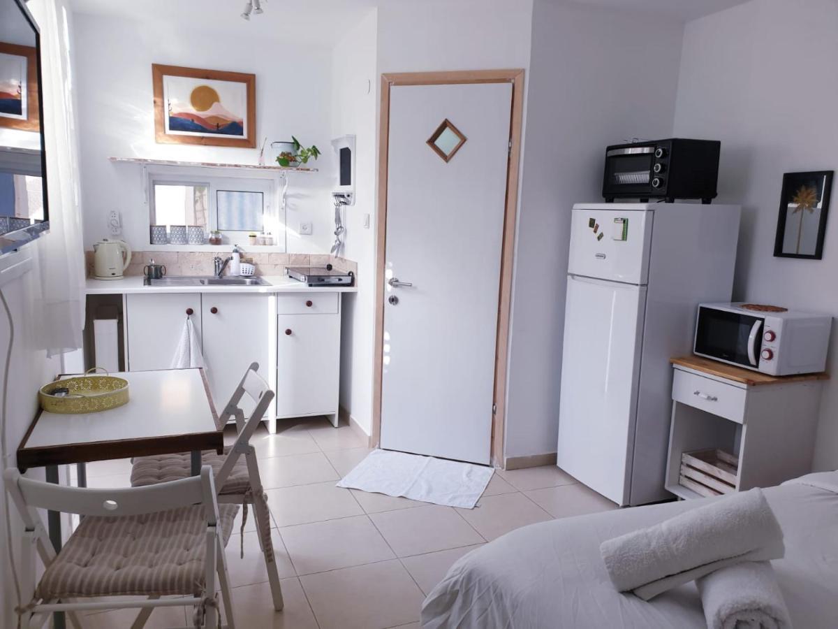 כרמונ'ס פטיו - Carmona'S Patio Apartamento Eilat Quarto foto